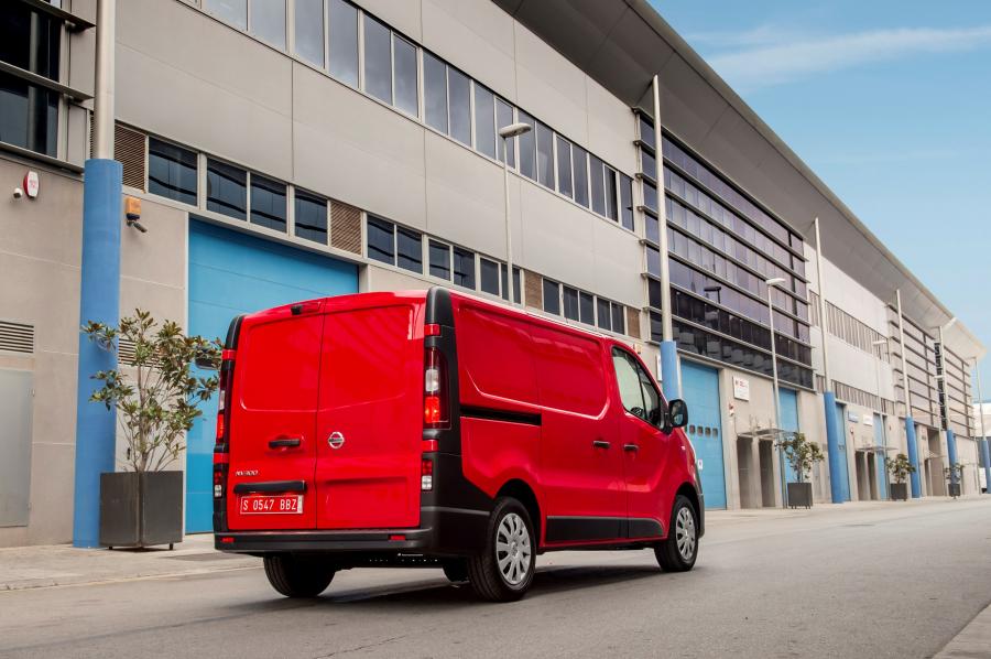  Nissan NV300 Van 2016 года  (фото 8 из 32)